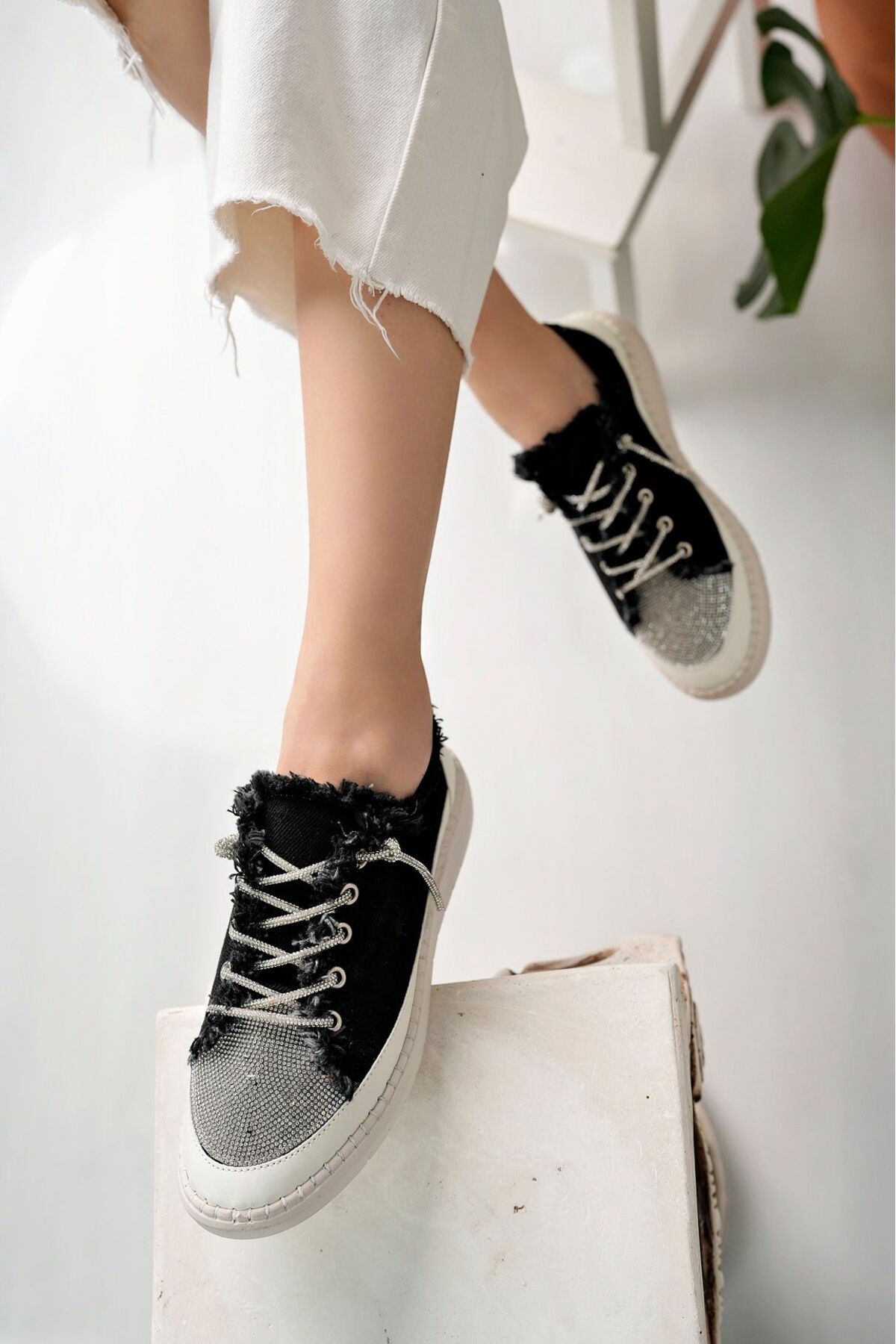 NEVA Taşlı Düz Taban Kadın Kot Sneakers