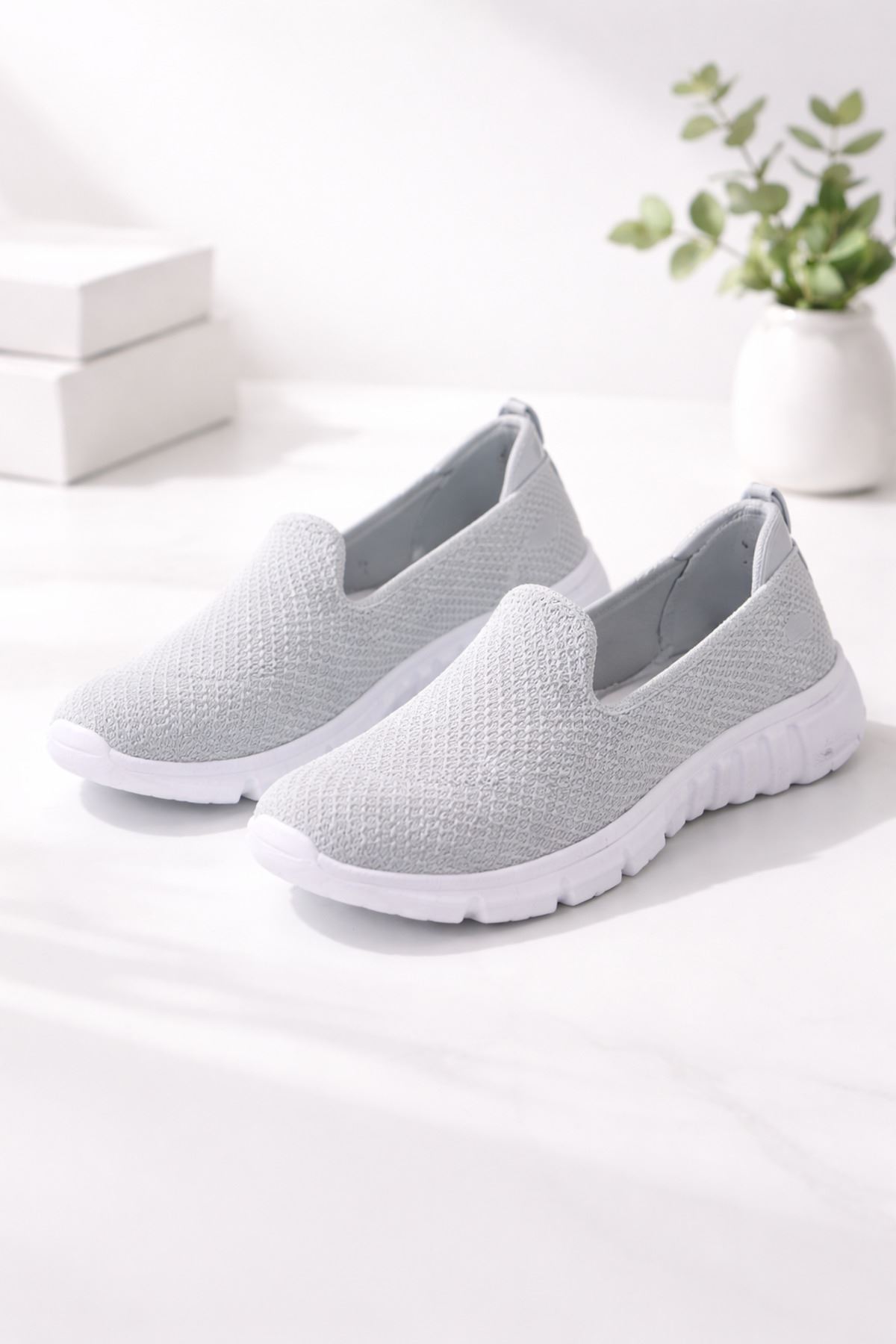 Kadın Ortopedik Hafif Taban Günlük Yürüyüş Ayakkabısı – Esnek Rahat Sneaker