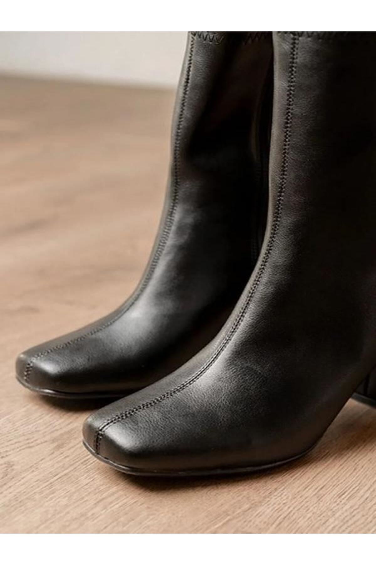 Topuklu streç bilekte bot