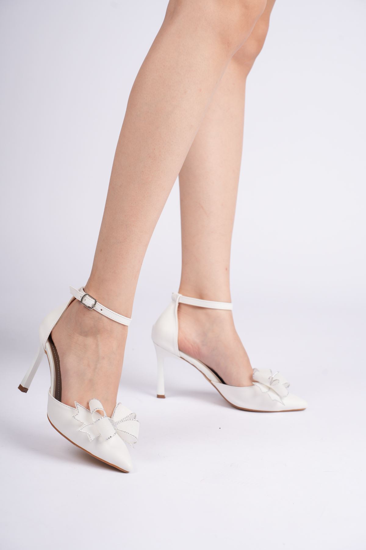 Kadın Taşlı Fiyonklu Bilekten Bağlamalı Stiletto