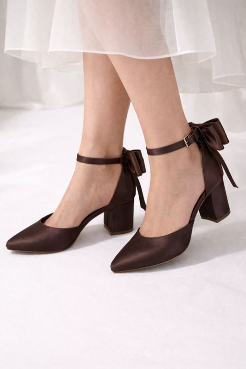 Fiyonklu Bilekten Bantlı İnce Topuklu Stiletto Kadın Ayakkabı