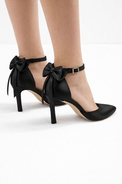 Fiyonklu Bilekten Bantlı İnce Topuklu Stiletto Kadın Ayakkabı