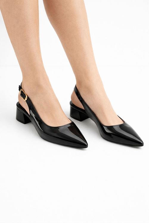 Kadın Rugan Sivri Burun Slingback Topuklu Ayakkabı Altın Tokalı Klasik Ofis Ayakkabısı