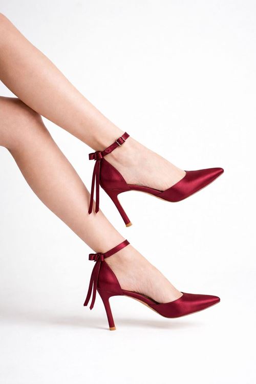 Kadın Saten İnce Topuklu Fiyonklu Bilekten Bağlamalı Sivri Burun Stiletto Ayakkabı