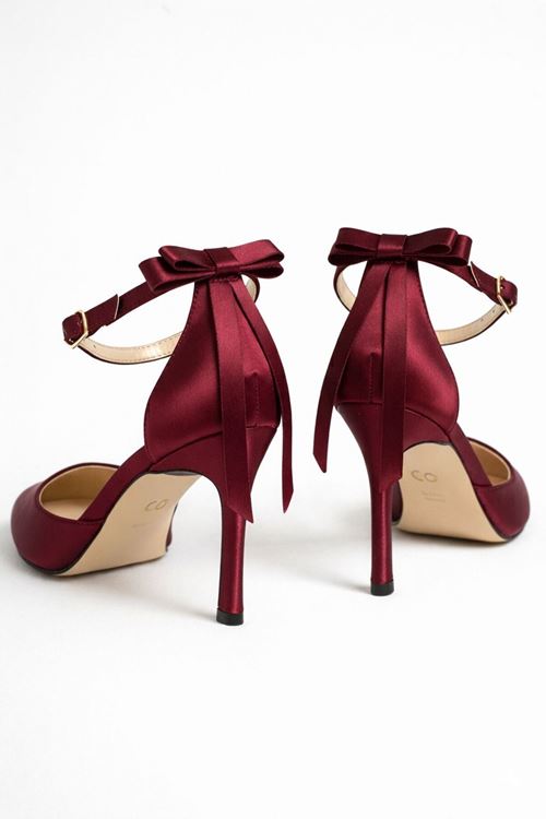 Kadın Saten İnce Topuklu Fiyonklu Bilekten Bağlamalı Sivri Burun Stiletto Ayakkabı