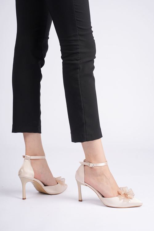 Kadın Taşlı Fiyonklu Bilekten Bağlamalı Stiletto