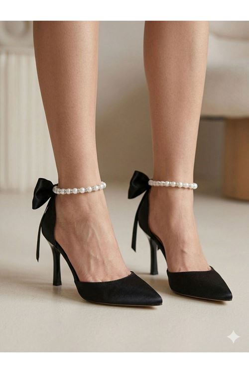 Kadın Beyaz İnci Detaylı Bilekten Bağlamalı Stiletto Topuklu Ayakkabı(İnci ve Baretli)