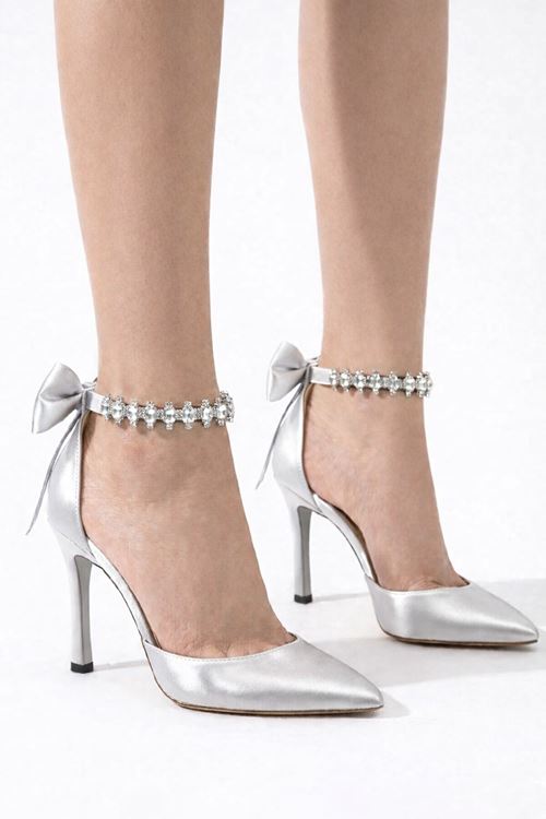 Kadın Stiletto Taşlı Bilekli Fiyonklu Topuklu Ayakkabı 8 cm