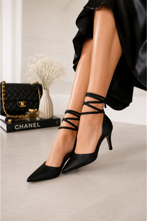 Siyah Bağcıklı Sivri Burun Kadın Stiletto İnce Topuklu Bilekten Bağlamalı Abiye Ayakkabı